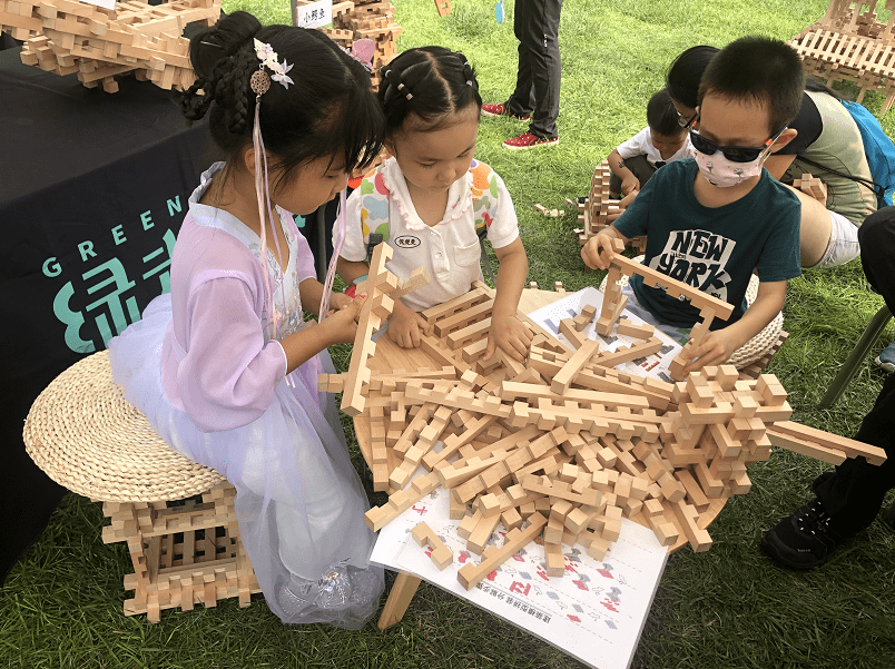 OliverKen1's tweet photo. Laugh, learn, and make magical moments together—today’s small play sparks big smiles that last forever https://t.co/zulUxsbc8M