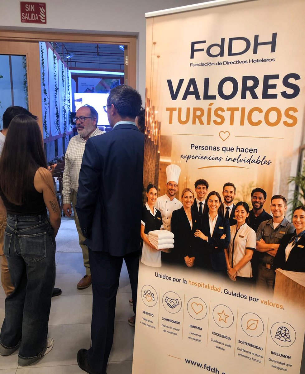 fddhoteleros's tweet photo. 😊Jornada espectacular en #HospederíaElProvencio.   sobre #TurismoRegenerativo. Impulsaremos un nuevo modelo turístico basado en sostenibilidad real, regeneración de destinos y creación de valor para personas, empresas y territorios.
Gracias a ponentes y patrocinadores👏
#FdDH https://t.co/YaUhHgcb8H