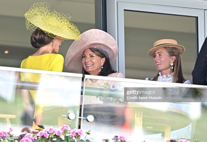 uhurumzalendo1's tweet photo. What a beautiful photo of these ladies❣️
Only Pippa missing. https://t.co/s57fcj40WT