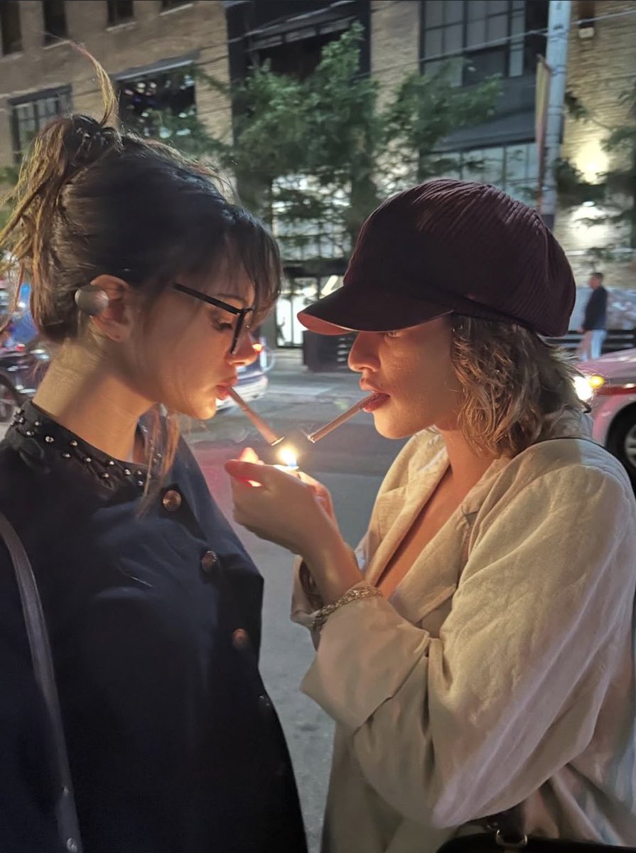 sapphicupdates's tweet photo. Kristina Bogic and Sara Boustany will play best friends who have underlying feelings for each other in Quinn Shepard’s ‘THE BODY’ 

Coming to Netflix soon. https://t.co/pITt2COkmR