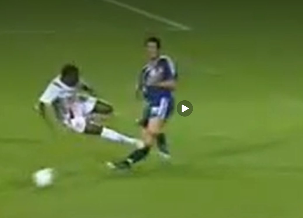 zamonarth's tweet photo. @Buchi_Laba Clearest red card ever? Worse than Zidane headbutt? worse than... https://t.co/0275R4HtYc