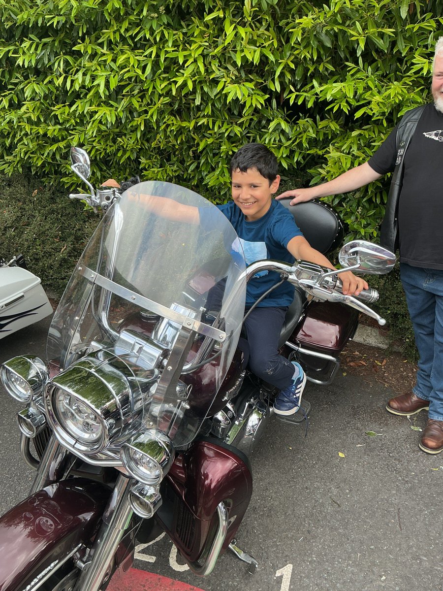 ctrps1's tweet photo. A little snapshot of P5D. 📸💜

So much fun, LOTS of noise 🎉 and super important bike safety tips. 🚴‍♂️

All wrapped up in Purple Day magic!

#PurpleDay #P5D #BikeSafety #FunLearning #SchoolLife https://t.co/BuToKdEXWI