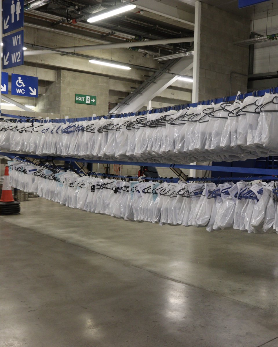 ChesterfieldFC's tweet photo. 👀😍 𝗟𝗼𝗼𝗸 𝘄𝗵𝗮𝘁'𝘀 𝗮𝗿𝗿𝗶𝘃𝗲𝗱...

👕 Pre-orders for the 2026/27 away kit can be collected from Thursday, June 18, at 10am. Collections are to be made from the West 4 entrance pictured.

🛍 The away kit is also available for purchase from the Club Superstore from Thursday, June 18, at 10:30am.

Please note that updates will be provided when the home kit is available to collect/purchase.

#Spireites