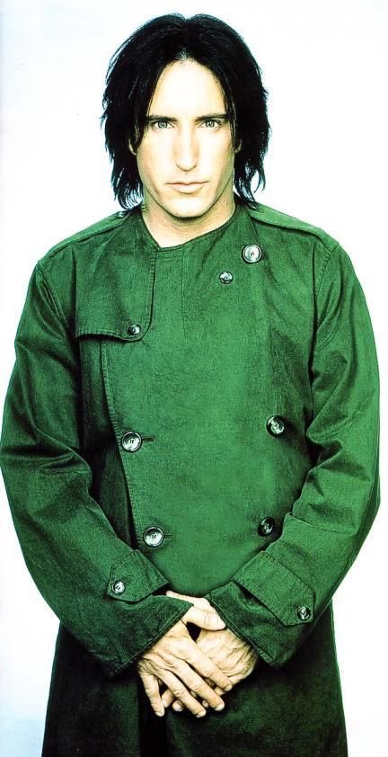 sunspctted's tweet photo. Considering green is Trent Reznor’s favorite color, there’s not enough pictures of him wearing green! https://t.co/nR0pv4RqnG
