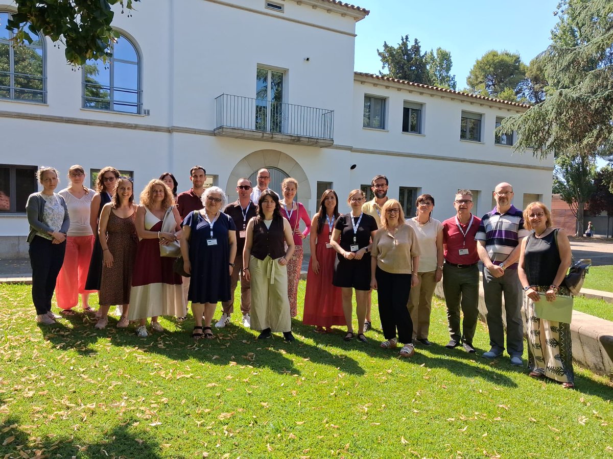 bibliotequesudl's tweet photo. 📚Ahir vam acollir les jornades de la 2a Catalan University Libraries Erasmus Staff Week amb la presentació de serveis innovadors i una visita a l'espai de simulació i autoaprenentatge #SIMVET.
#ECWUniversityLibraries https://t.co/bZCbYVVgzJ