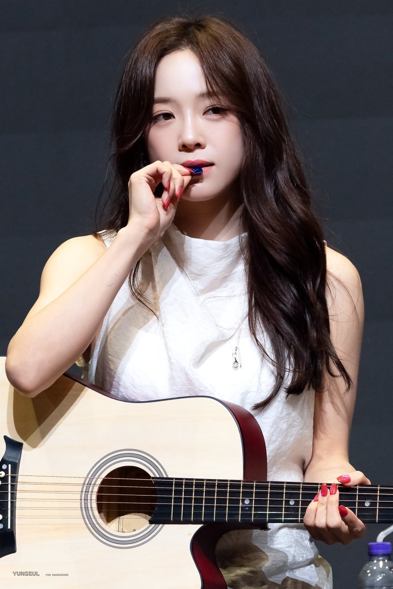 _sejeongdays's tweet photo. [FANTAKEN] 260614 - Jump Up Fansign Event 

(cr. yunseul_gif) 
#Sejeong #김세정 #KimSejeong
#아이오아이 #IOI #IOI_LOOP #갑자기 #Suddenly https://t.co/rlrFD1djGa