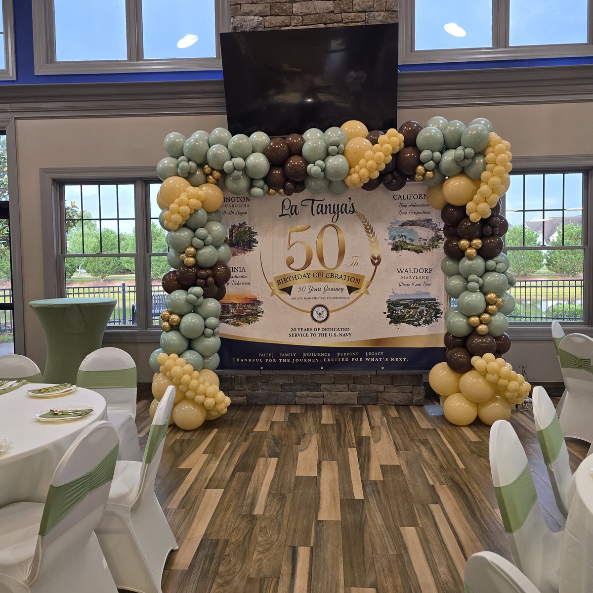 CrystalClearSo5's tweet photo. 🎂 50th Birthday Celebration 🎂 
🎈Crystal Clear Solution🎈301-818-0042🎈
 *balloon artist: @crystalclear.solutions
 *balloon supplier:  @balloons_direct @tuftexballoons
#dmvballoonartist  #crystalsballoons #50thbirthdayballoons 
 📍Waldorf, MD https://t.co/SR9kZ1iRz8