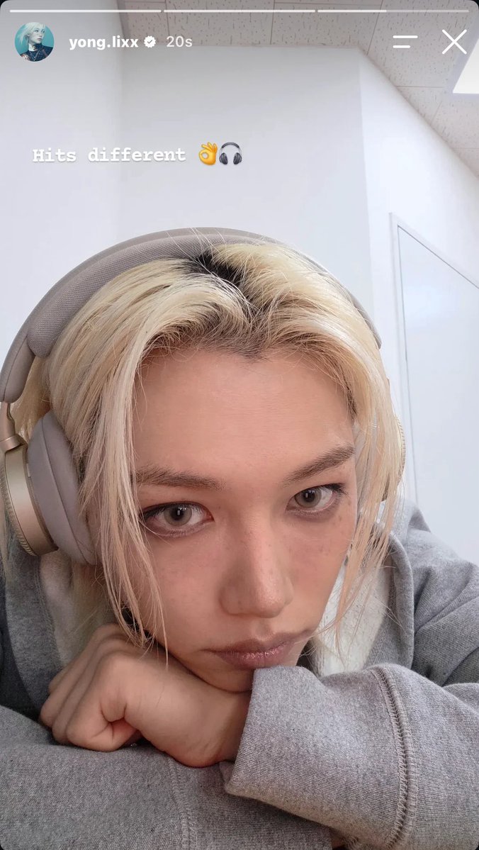 BbokRisma's tweet photo. #FELIX instagram stories update (via yong.lixx)

“Hits different 👌🏻🎧” https://t.co/J2jX7tS7DG