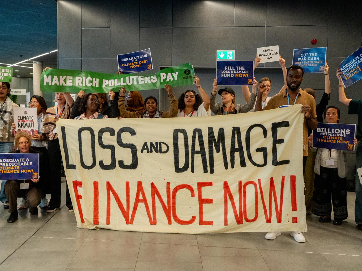 LossandDamage's tweet photo. 1/6 📣 ACTION AT SB 64 CALLING FOR LOSS AND DAMAGE ACTION 🪧

🏛️ Yesterday, a civil society action took place at #SB64 to highlight #ClimateJustice issues. 🌍 The gathering aimed to keep #LossAndDamage accountability high despite the absence of a formal agenda item. 🤝 https://t.co/bqCspMJZEO