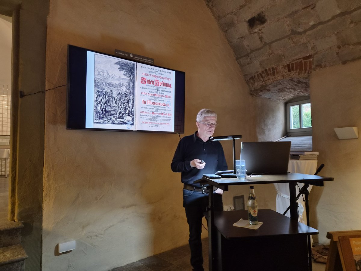 Karpfenmuseum's tweet photo. Gelungener Auftakt unserer Vortragsreihe zum 300. Todestag des fränkischen Astronomen und Afrika-Forschers Peter Kolb (1675-1726)! 👏 Wir bedanken uns bei dem Referenten Andreas Henkel 👨‍🏫 für seinen interessanten und fundierten Vortrag! #Vortrag #Votragsabend #Museum #Geschichte https://t.co/mXH1e2jVnf
