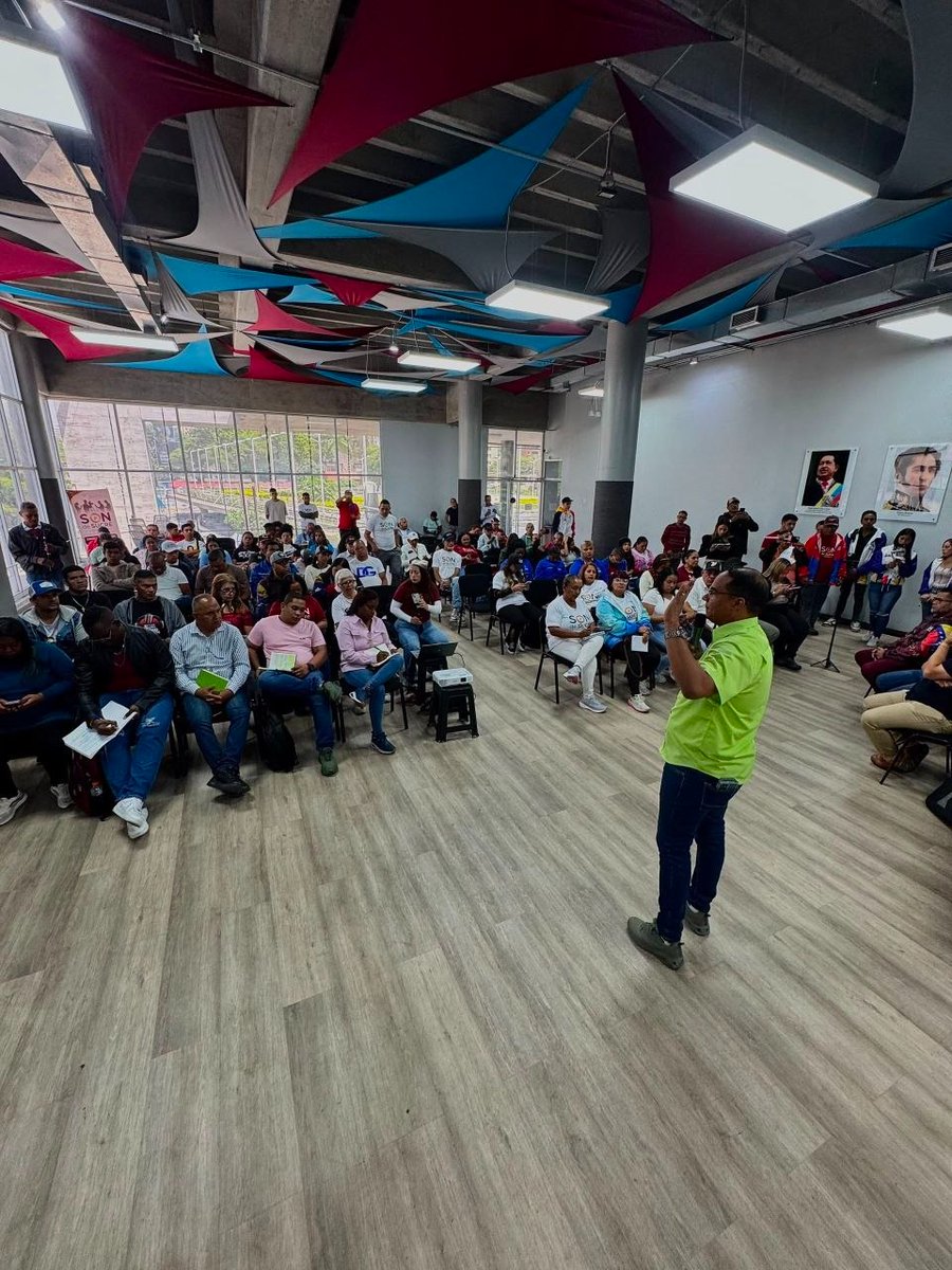 JDEnVictoria's tweet photo. ¡Se viene una nueva Consulta Popular Nacional en julio! 🗳️✊ Seguimos fortaleciendo la democracia participativa y protagónica para garantizar el bienestar de nuestro Poder Popular 💪🇻🇪. ¡Organización y acción!
​#PoderPopular #DemocraciaParticipativa #ConsultaPopular #Julio2026 https://t.co/hVXk0QRDWO