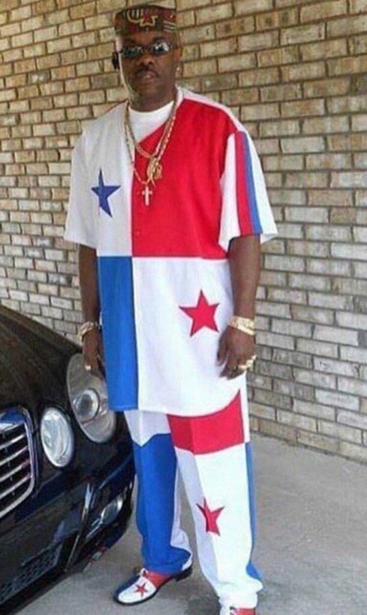irzetapia's tweet photo. + Sabemos q hoy juega Panama, pero igual hay venir formal y respetar el dress code

Yo, llegando: https://t.co/QP35tW8z2n