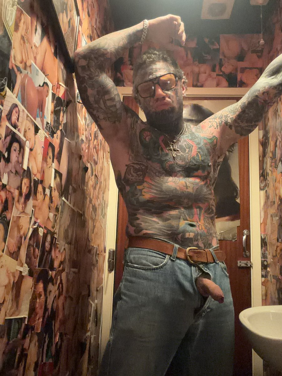 jldxxxo's tweet photo. You walked into the right bathroom! 😈 https://t.co/ddCTPslzp0