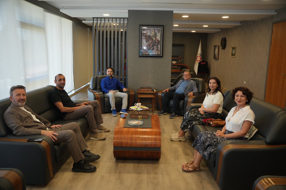 Corumtso's tweet photo. Çorum Tabip Odası Başkanı Uzm. Dr. Ömer Metin ve Yönetim Kurulu Üyeleri Ali Şimşek, Engin Karataş, Derya Yapar ve Seniye Burcu Torumtay Alıç, Yönetim Kurulu Başkanımız Çetin Başaranhıncal’ı ziyaret ettiler. Misafirlerimize nazik ziyaretlerinden dolayı teşekkür ederiz. https://t.co/X8tu6rBbqg