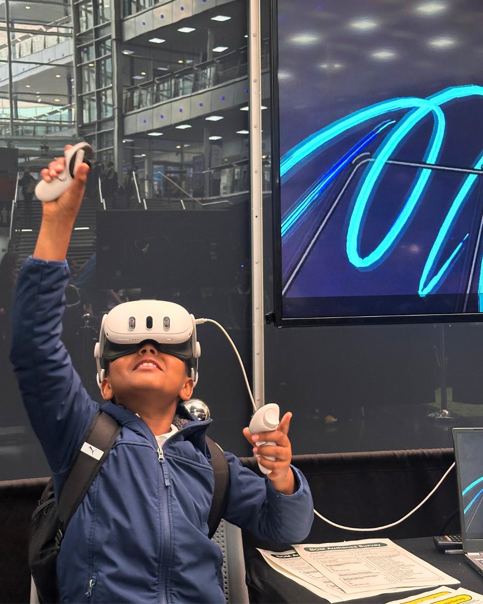 BOMlab's tweet photo. This week, we’ve been at @elevationX_uk SciSpace Showcase at @millenniumpoint!🪐🎮  We had 600+ children in attendance, celebrating STEM, careers in space, engineering &amp; tech. Our team, Adanna &amp; Teo, introduced pupils to immersive tech, including VR - a brilliant day! https://t.co/WZg0fAyksh