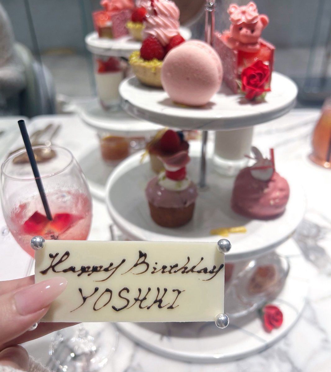 365tsuzumi's tweet photo. ･｡｡･ﾟ･｡｡･ﾟ･｡｡･ﾟ･｡｡･ﾟﾟ･｡｡･
 ： ：
 ： ： 𝐇𝐚𝐩𝐩𝐲 𝐁𝐢𝐫𝐭𝐡𝐝𝐚𝐲 𝐘𝐎𝐒𝐇𝐈𝐊𝐈 :︎ִֶָ 𖤐៹
 ☆ ：        
        ☆

#OurSparkleYOSHIKI
#祝22歳_佳暉にゃんにゃん祭
#요시키생일을축하하지않는건_야다 https://t.co/uaYEcv5w8F