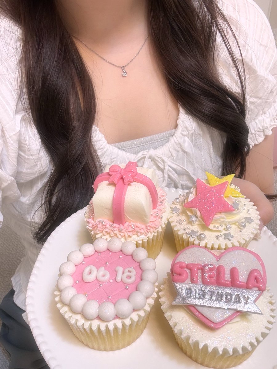 s2u_stluv's tweet photo. 생일 축하해~ 스텔라 ^ᴗ.ᴗ.^︎♪

나에게 스텔라는 넘버원이자 온리원입니다𖤐

항상 행복하길 바라 ஐ♡⋆*
______________________________ ݁.⋆

#내시선의중심스텔라생일축하해
#StellaSweetBloom

#STELLA #스텔라 #ステラ #金多绚
#Hearts2Hearts #하츠투하츠 #H2H https://t.co/bXGMjnxMvH