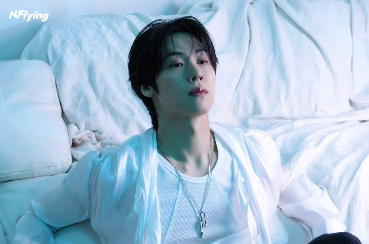 C_Lee_SH's tweet photo. 【 승협이는 오늘 잘 지냈어요?❤️

승협이에게 행복한 일만 생기길 바랄게요~💐

당신을 정말 사랑합니다💕

편히자요 굿봠⭐️

#이승협 #JDON #LeeSeungHyub #승짱 #승협 #NFlying #엔플라잉 】 https://t.co/RenZ02gmxs