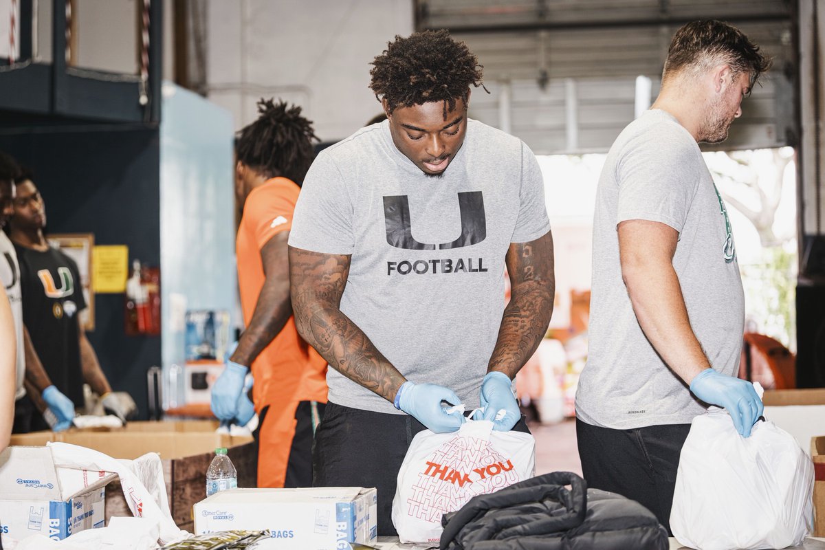 ccadom's tweet photo. Community in action!
We’re incredibly grateful to these amazing athletes from @CanesFootball for stepping up and serving at our Matthew 25 Food Pantry. Their energy, teamwork, and heart made a real difference for the families we serve.
#CommunityStrong #VolunteerImpact https://t.co/3Cii0lX08T