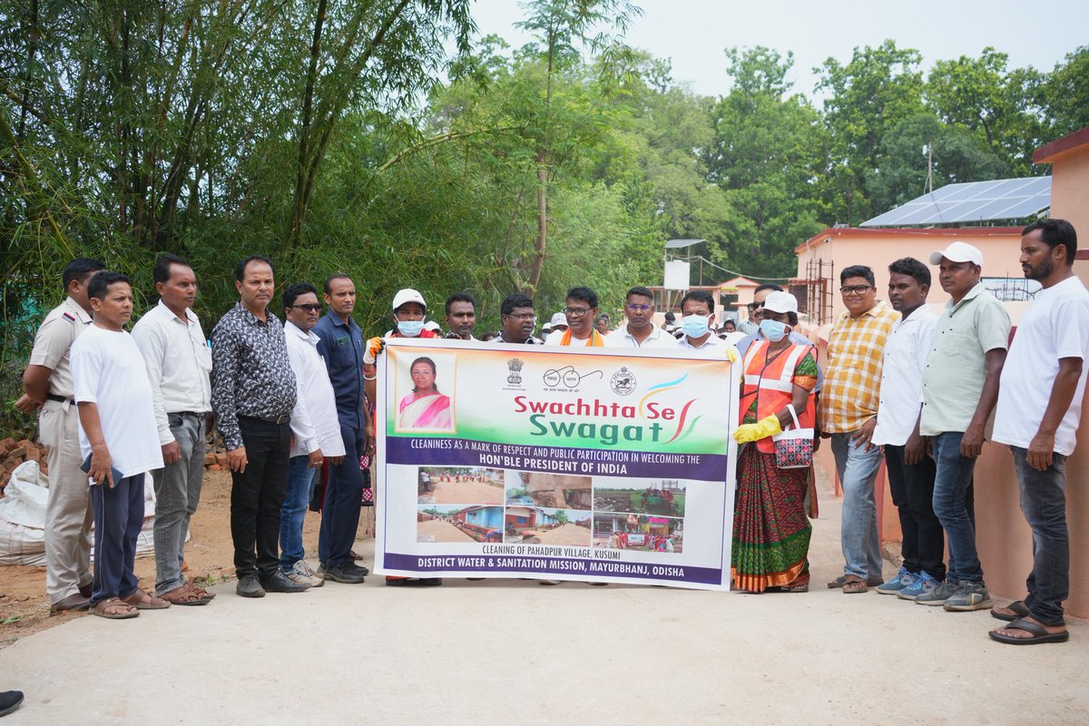 bdokusumi's tweet photo. "Swachhata se Swagat" initiative was launched today at Pahadpur village under KUSUMI BLOCK , Mayurbhanj District for the upcoming visit of Hon'ble President of India and Hon'ble Prime Minister of India on 20th June. https://t.co/Sqi9iPXlUS