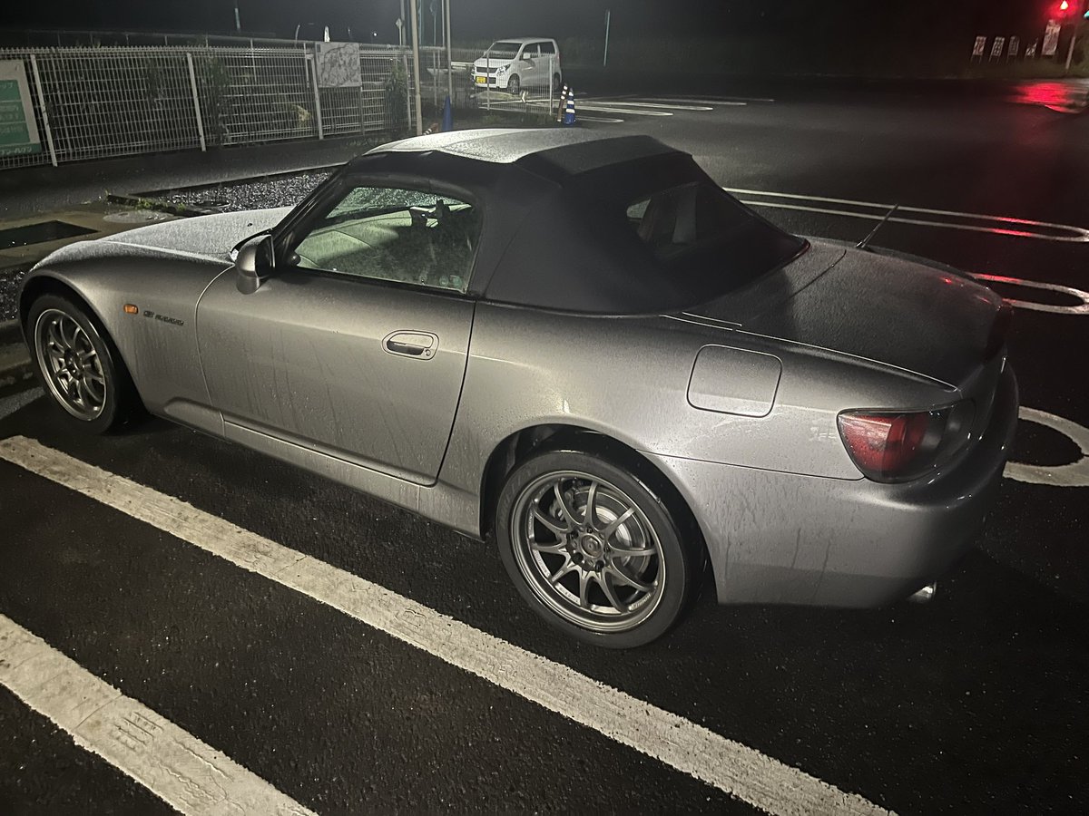 T0518_'s tweet photo. 水も滴るいい車ってか？
めちゃくちゃ調子よくて雨なのに30キロ離れたセブンまで来てしまうくらいには楽しい😊 https://t.co/JkCuDCH6ts