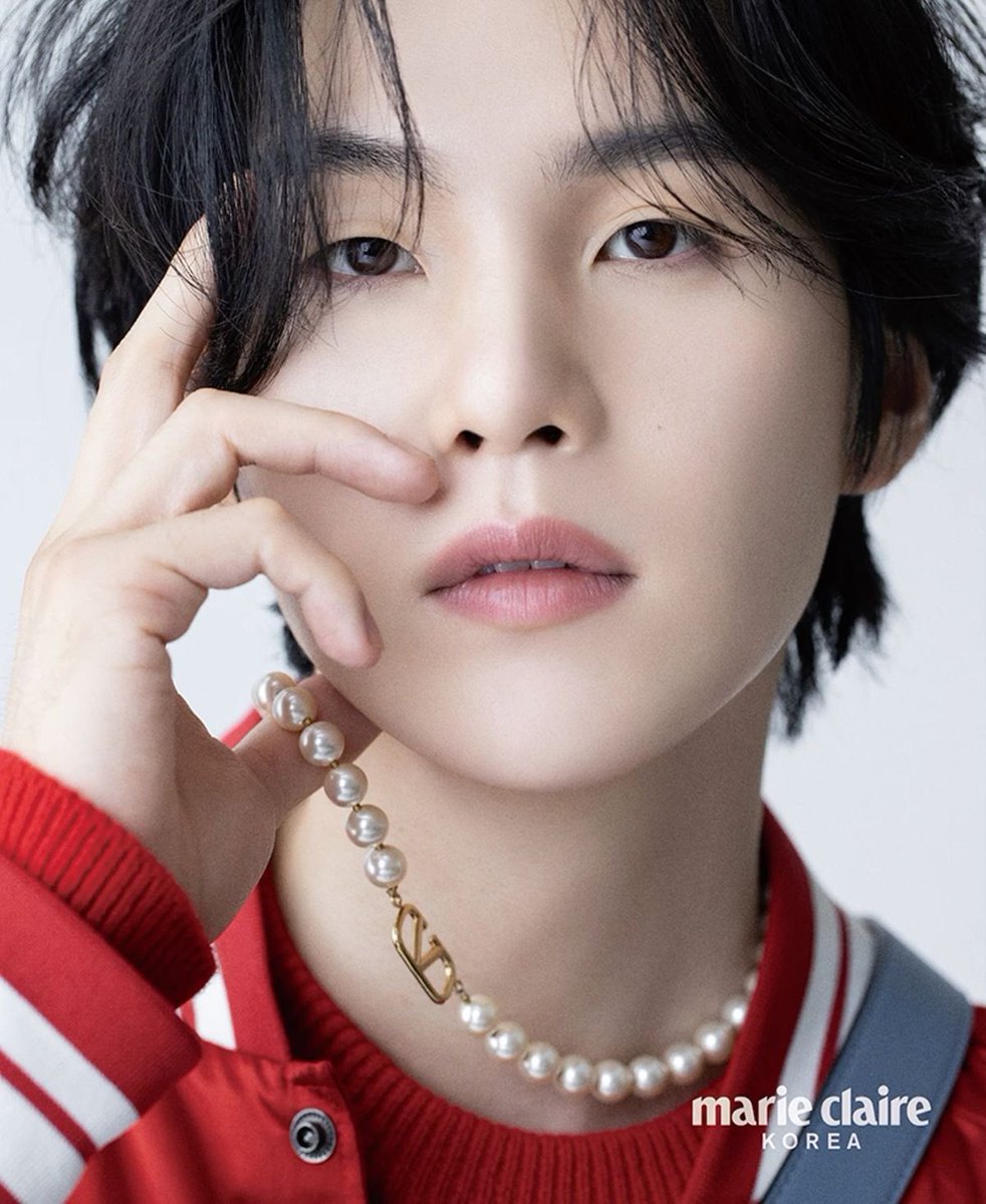 etaerealaus's tweet photo. marie claire yoongi you are so very dear to me https://t.co/1twnpN3Eaw