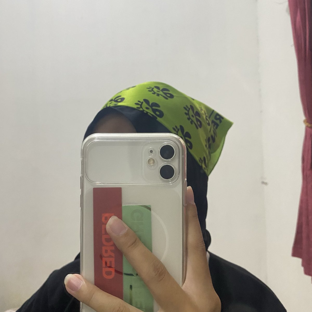 ahnnaara's tweet photo. eh ini dipake gini aneh ga sih JUJUR AGAK MALU ANJIR AJHSBSBSKLJXBSB😭😭 https://t.co/BUOf8OrKgZ