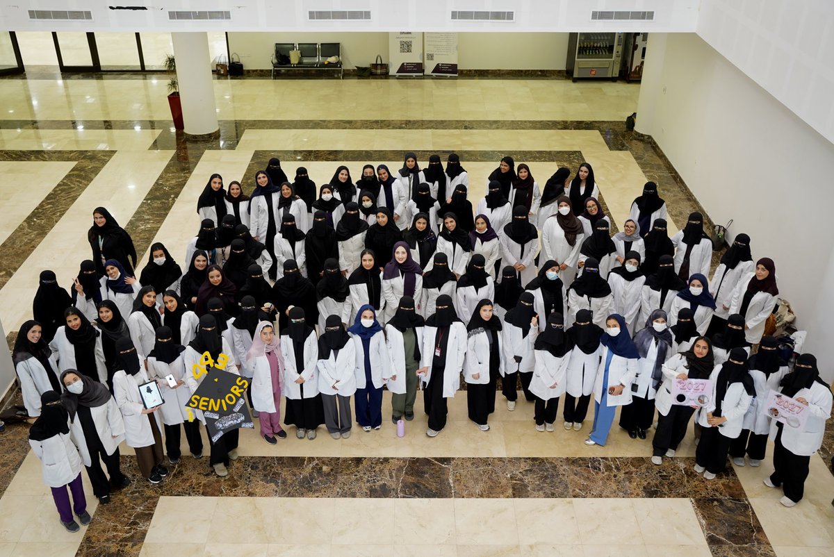_med443's tweet photo. Batch443 - Fourth Year 🤍

Officially Seniors 🎓! https://t.co/5SBUBezxRo