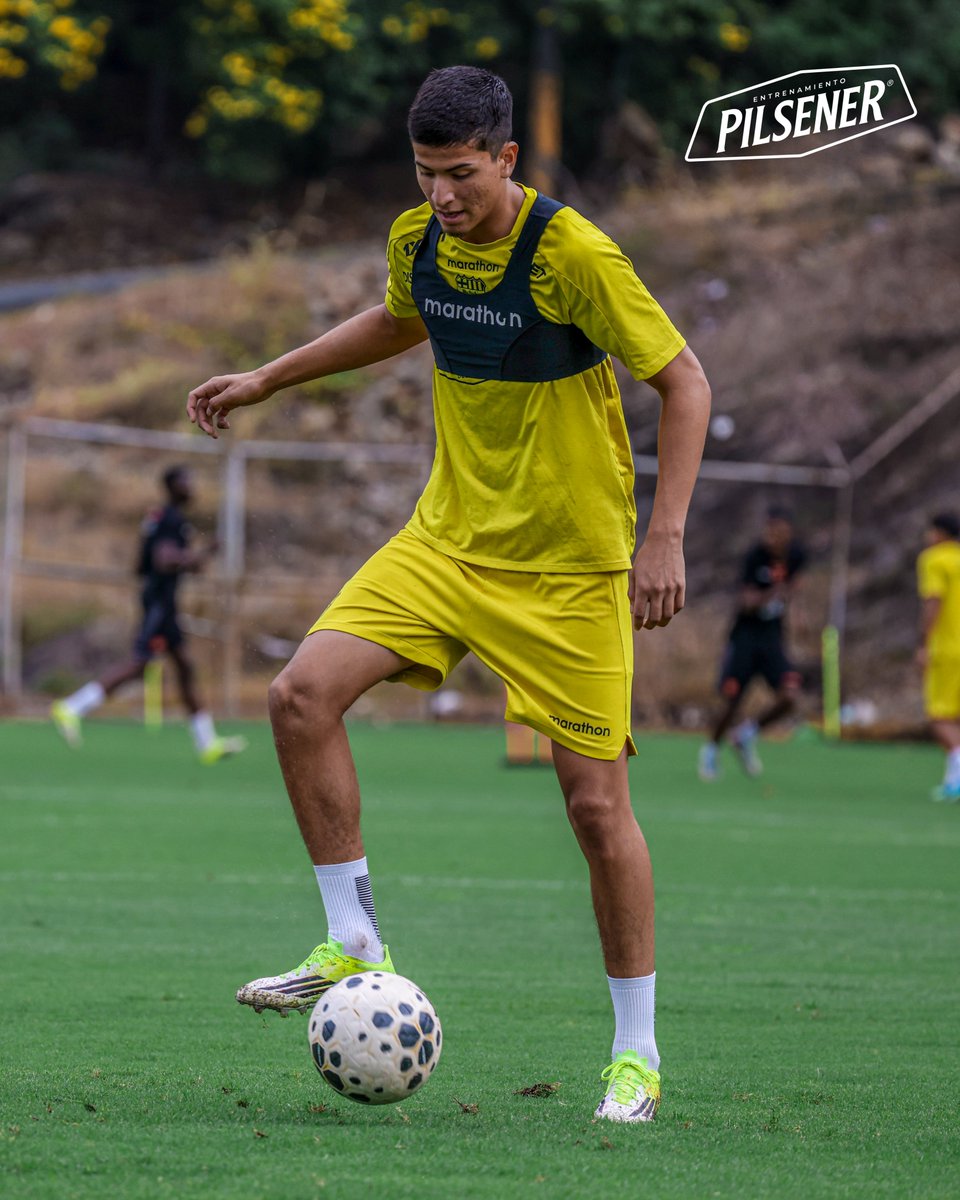BarcelonaSC's tweet photo. ¡Volvimos al trabajo! 👊

Nuestro plantel retomó los entrenamientos y durante esta semana realizará jornadas dobles de trabajo como parte de su preparación.

#BarcelonaMiPasión
#EntrenamientoPilsener https://t.co/Q6qMd7KyVy