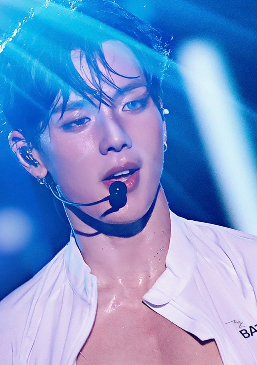 shownu_leader's tweet photo. 유월에 태어난 셔누야 생일 축하해🧸🎂🎉
무대 위에서 가장 빛나는 셔누의 모든 날들이 아름답게 피어나길 🌹

#HBDtoSHOWNU
#셔누 #MONSTAX 

250823 260201 https://t.co/eY6ssNPBaN