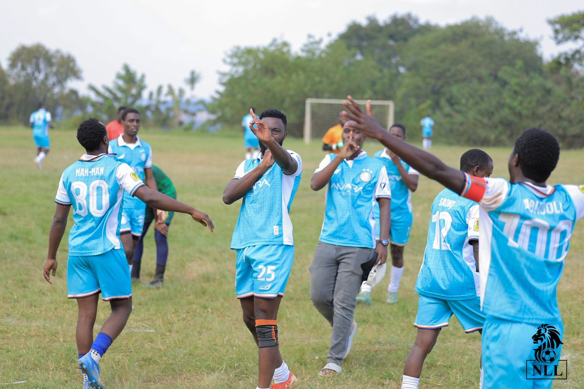 Abashwekyi's tweet photo. Winning is nice but winning with the last kick of the game is a whole better feeling.

Scenes from our 3-2 win against @Kashani_FC .

📸: @peakshots 

#FreshenedByAmara
#OmushwekiTiMuntu https://t.co/nfJ0NygPnY