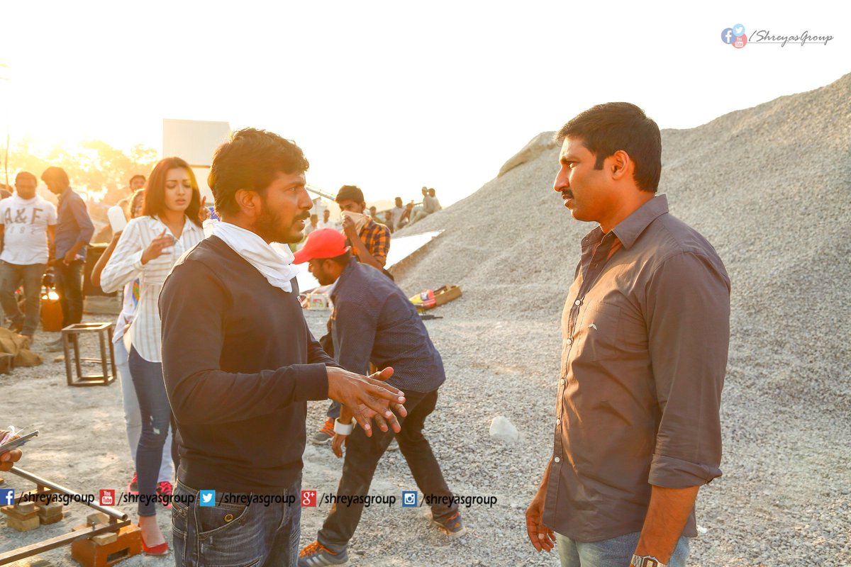 TrendsGopiChand's tweet photo. Few Working Stills from sets of #GouthamNanda 😍❤️‍🔥

#Gopichand #SampathNandi #Hansika 

Re Release on June 19th 😍
Book Your Tickets Now 🙌💥 https://t.co/Y3mypbnbqw