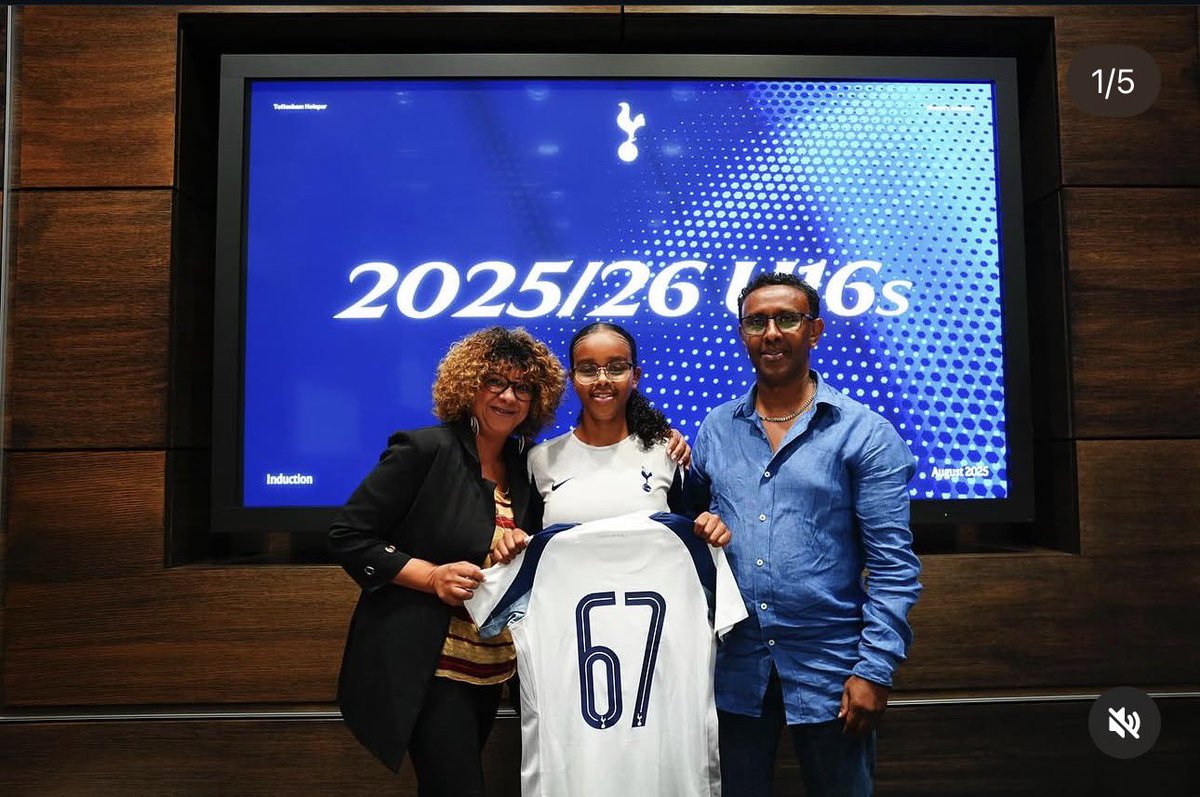 SomaliAthlete's tweet photo. SOMALI WOMEN U17🇸🇴⚽️ WARIS DERYA SIGNED WITH TOTTENHAM SPURS‼️ OUR SISTERS ARE VERY TALENTED‼️ THEY MIGHT TAKE US WORLD CUP 🏆BEFORE THE MEN 😂❤️ https://t.co/BLWj45LQ8U