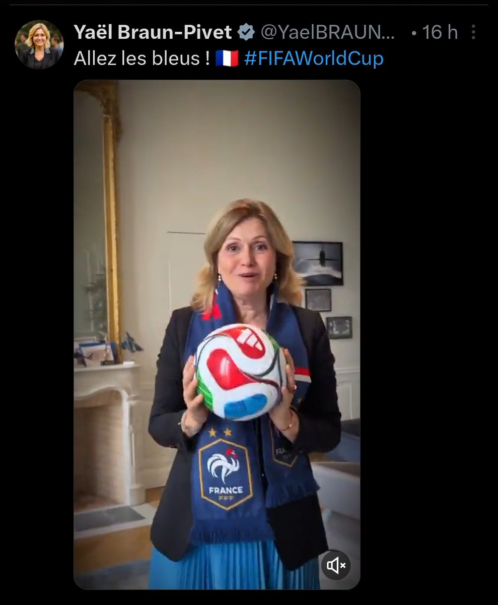 GilbertCollard's tweet photo. Dans quelle poule de tirage veut elle jouer ? https://t.co/XQNlufIgxQ