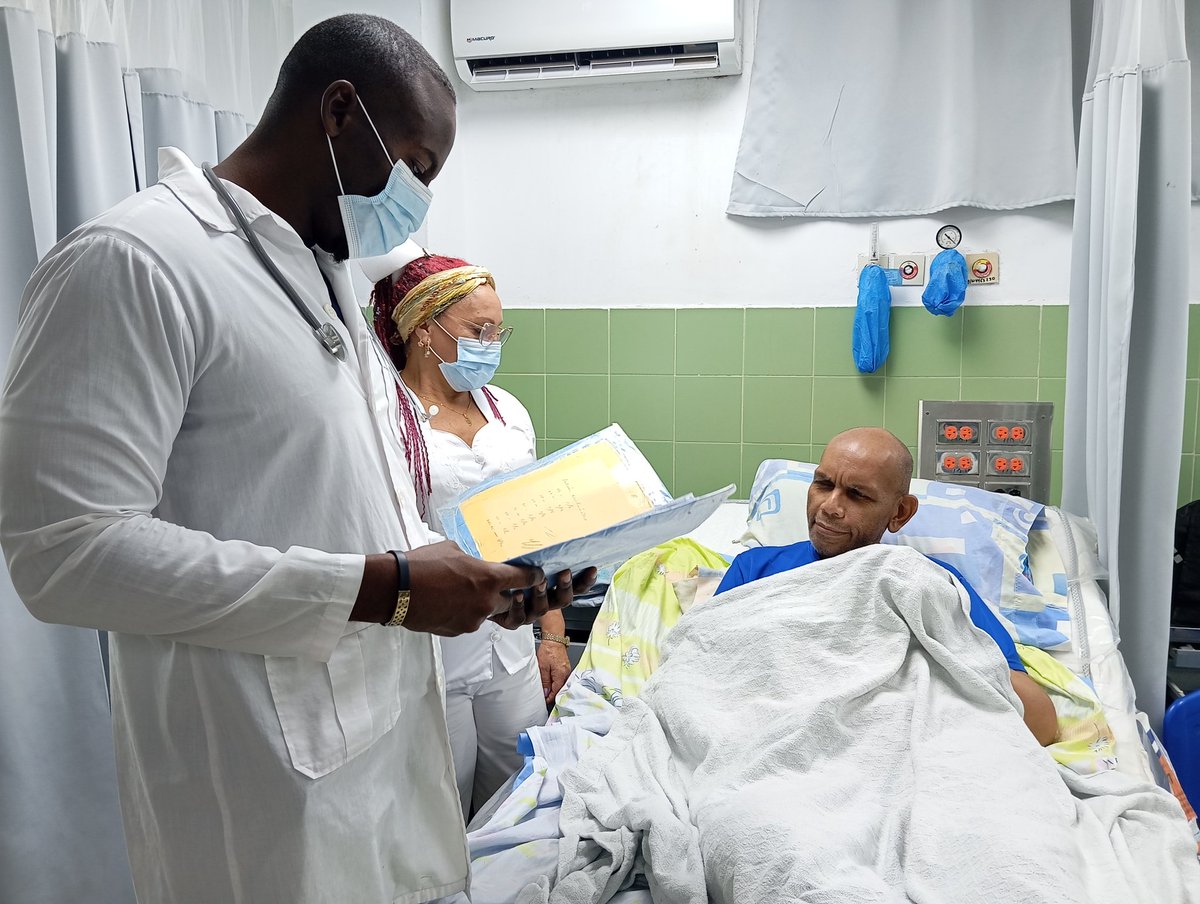 mejias_aranda's tweet photo. Brigada médica Cubana en Venezuela.
El estetoscopio y el corazón unidos por la salud del pueblo venezolano.
Pase de visita Dr Adde Veranes,Lic Yaquelin Aguilar en el Centro de Diagnóstico Integral (CDI)10 de Marzo.🧑‍⚕️
#CubaPorLaVida 
#CubaCoopera 
#LaPatriaSeDefiende
@Lgummcven https://t.co/GL78b5kXtf