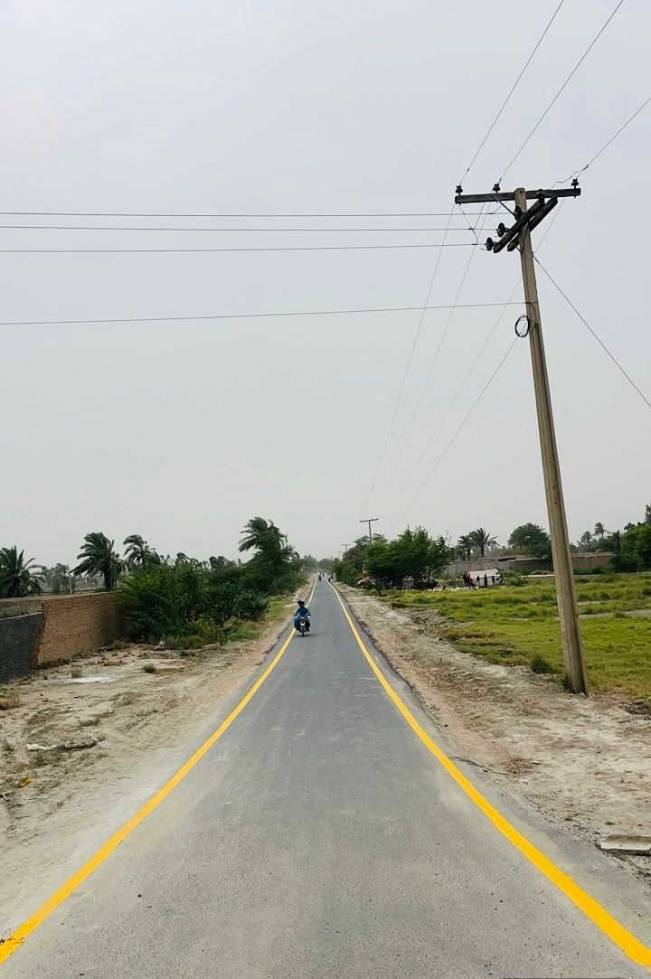cwdpunjab's tweet photo. #سڑکیں_بحال_پنجاب_خوشحال
#سوہنے_پنڈ_سوہنیاں_راہنواں
Under Chief Minister @MaryamNSharif 𝐋𝐨𝐜𝐚𝐥 𝐑𝐨𝐚𝐝𝐬 𝐏𝐫𝐨𝐠𝐫𝐚𝐦, Restoration of roads in District #DeraGhaziKhan
#roadrestorationprogram #localroadsprogram #PunjabProgress #BuildingPunjab #roadinfrastructure #DevelopingPunjab