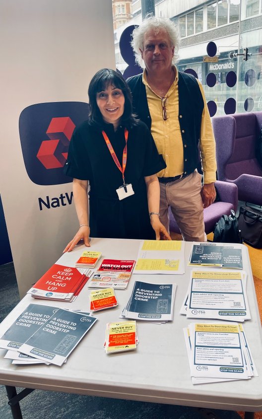 bhamts's tweet photo. Today we provided #scam prevention advice at NatWest Grand Central #Birmingham we spoke to 50 clients and gave them scam information. Thanks to the lovely staff at NatWest great teamwork. #StopCheckBeforeYouPay #ScamAware #BrumTS @NatWest_Help @NatWestGroup @BhamCityCouncil https://t.co/R2dNjaeDN8