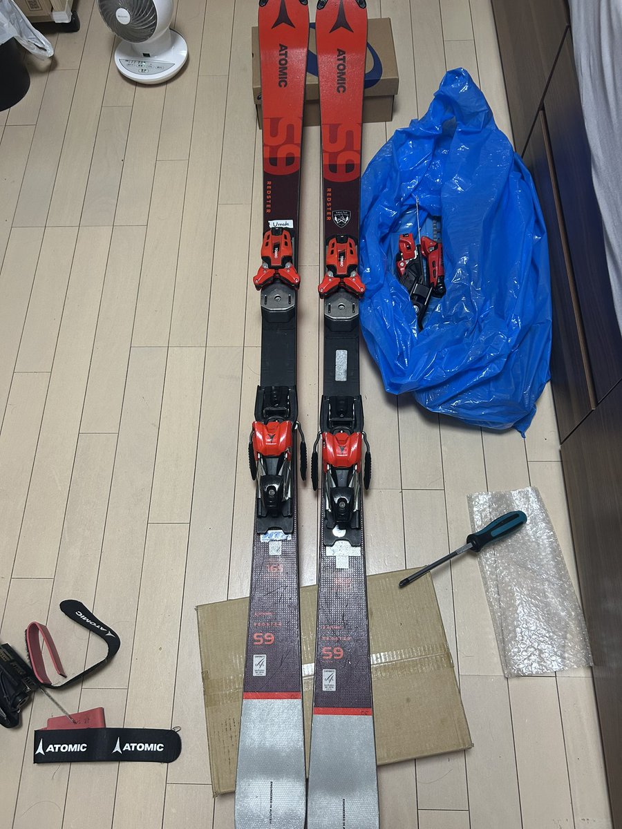 Toko_skiing's tweet photo. MODビンディング付け替えてディスタンスプレート入れた https://t.co/AOPejxk5Fj