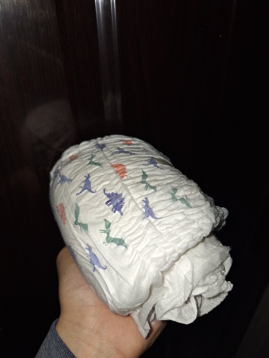 kikyooo_0's tweet photo. they don't even know, that i wear this little cute dino🦖🦕

#tbdl #diaperboy #おむつ https://t.co/rsbwur4M2o
