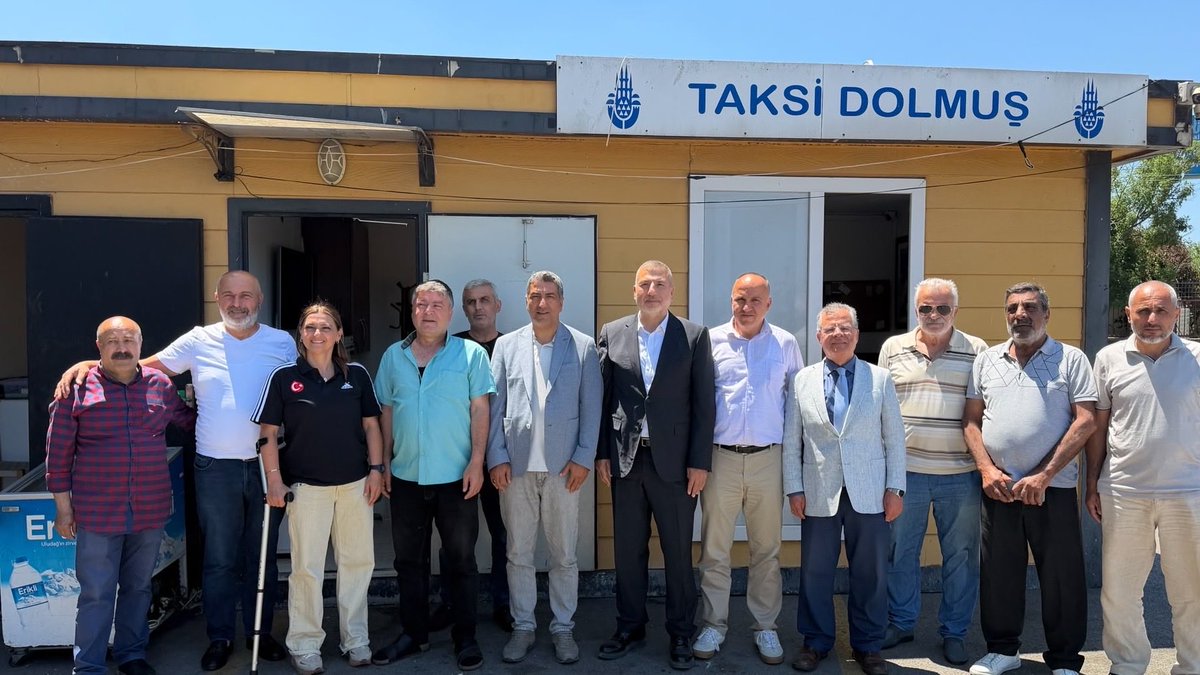 akkadikoy's tweet photo. Kadıköy Taksi ve Dolmuşçular derneğini ziyaret ettik. 
Sn Başkan Ali Bütün ve şöför esnafı kardeşlerimize nazik misafirperverliklerinden dolayı teşekkür ediyoruz.

@orhan_kahya 
@akpartiistanbul 
@abdullahozdemir 
@mehmetsahinbsk 
@izeynepbulbul https://t.co/A5LkL5yETL