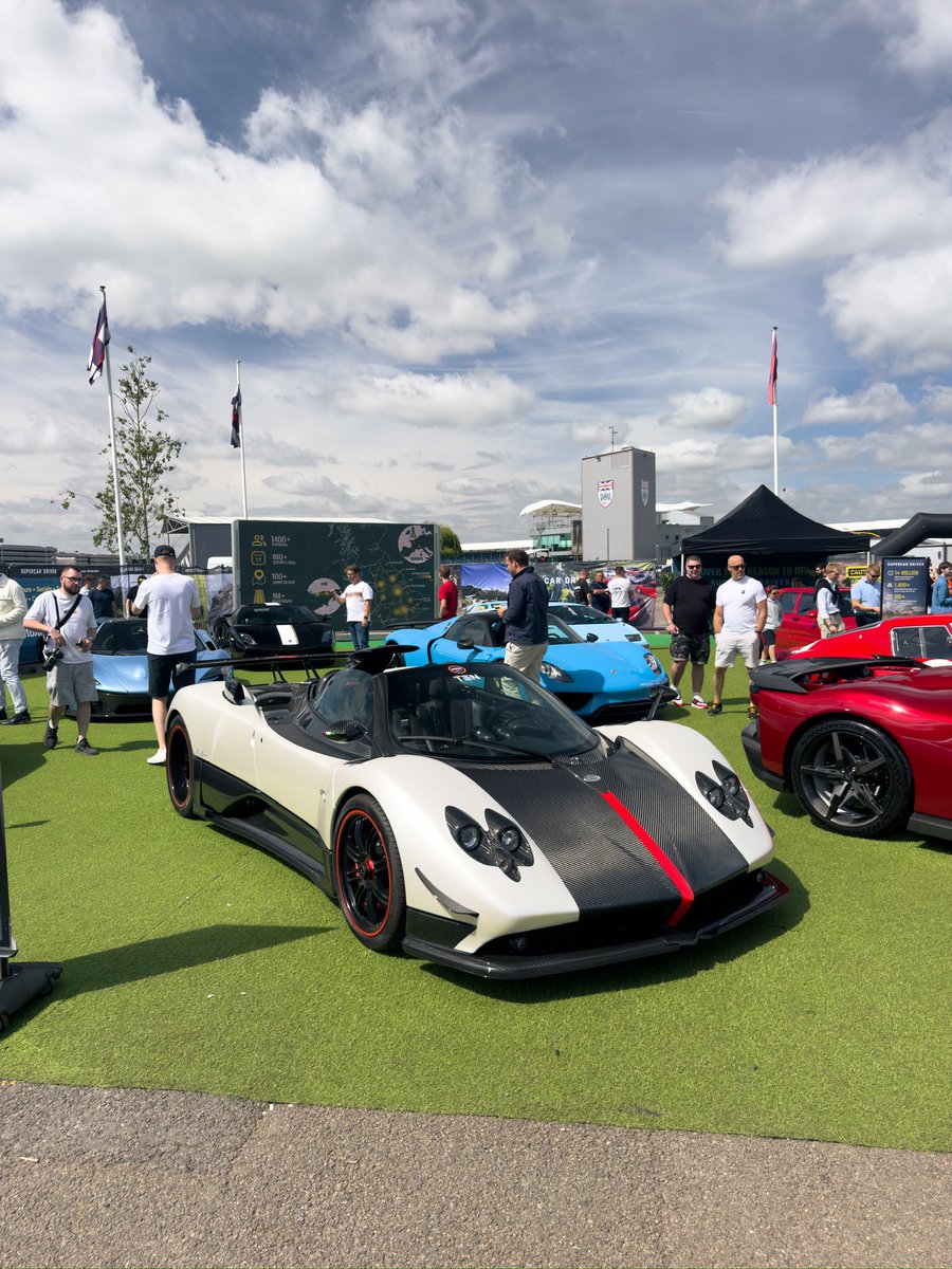 monarchasset's tweet photo. Great day at Silverstone Circuit for @aSUPERCARDRIVER Secret Meet with @jbrcapital yesterday. Over 150 hypercars and 500 supercars all in one place 😳 #SecretMeet #SupercarDriver https://t.co/7bY4xIa2Yp