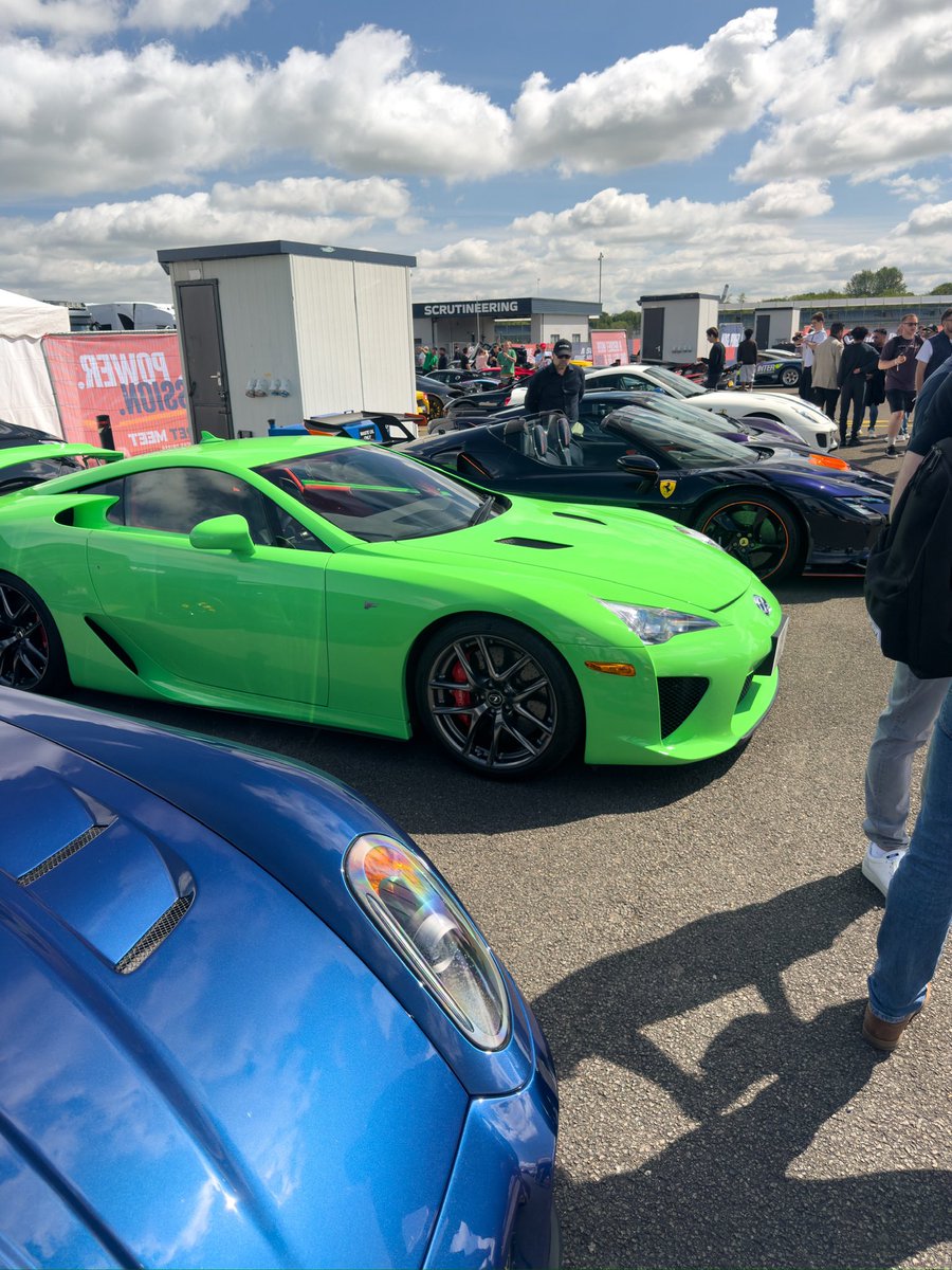 monarchasset's tweet photo. Great day at Silverstone Circuit for @aSUPERCARDRIVER Secret Meet with @jbrcapital yesterday. Over 150 hypercars and 500 supercars all in one place 😳 #SecretMeet #SupercarDriver https://t.co/7bY4xIa2Yp