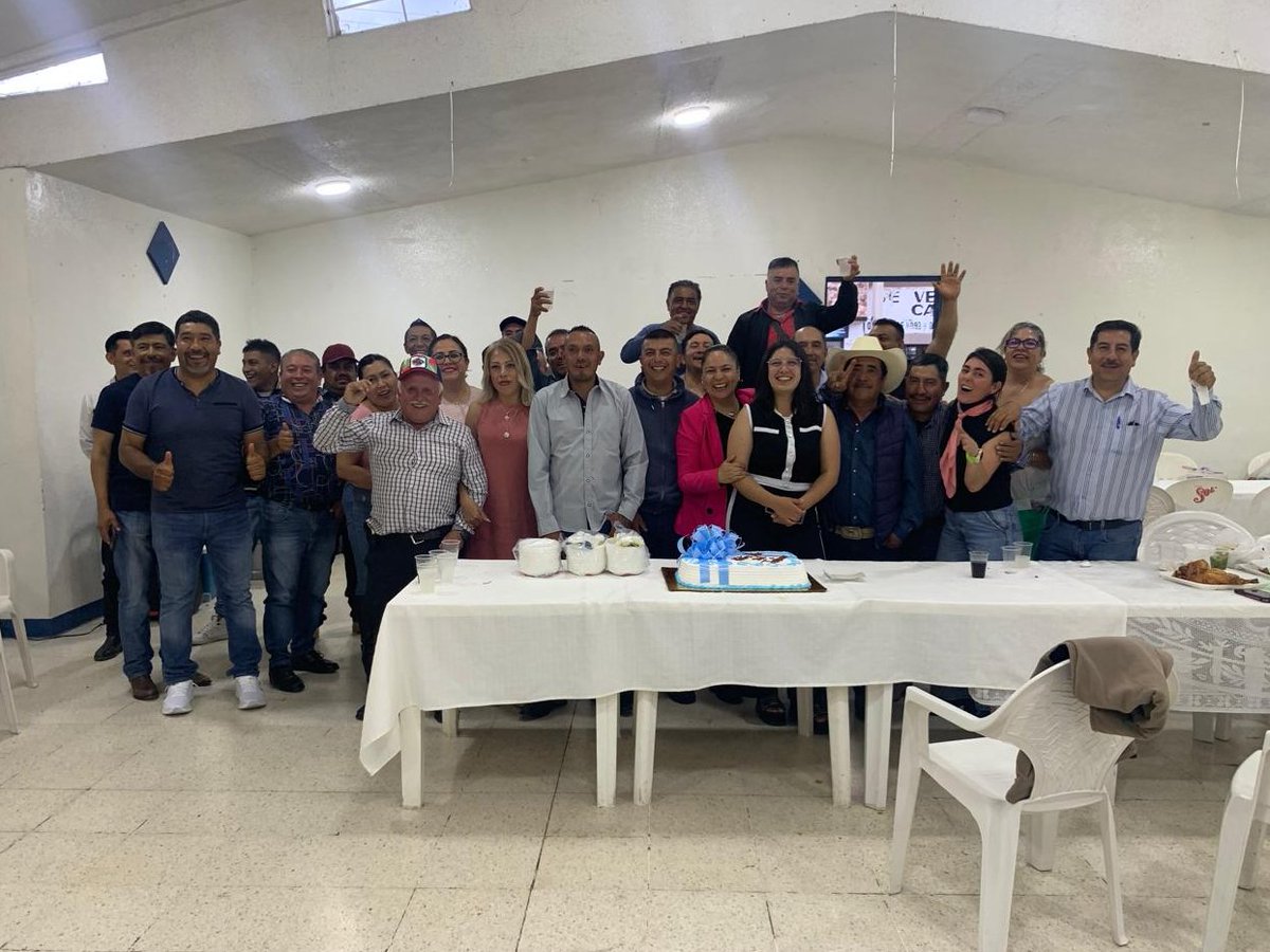 SindicatoPRESI's tweet photo. Muchas felicidades a quienes con sus manos, paciencia y dedicación transforman cada espacio en un lugar lleno de vida. Gracias por cuidar de nuestra naturaleza y por sembrar belleza en el día a día.  ¡Feliz Día del Jardinero! 🌿 https://t.co/XsrdibmFbW