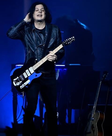 historyrock_'s tweet photo. Jack White is one of the most authentic and creative guitarists of recent decades. With The White Stripes, he revolutionized rock with a raw, minimalist sound full of attitude. https://t.co/vsBGwP4B1T