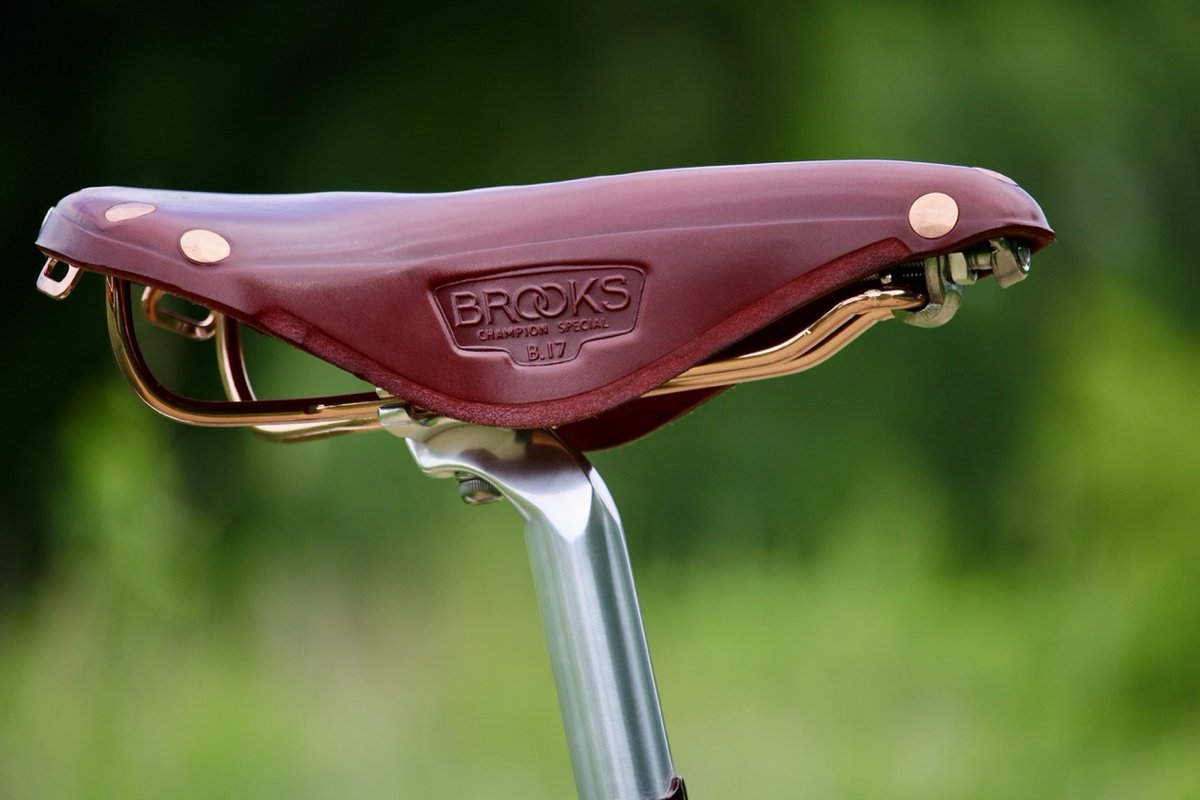 CyclingLife9's tweet photo. Wilde X Brooks Collab for Exclusive B17 Color Celebrating New Spelljammer Arrival https://t.co/UpMza7Owq0 https://t.co/UhQ1nN15NP