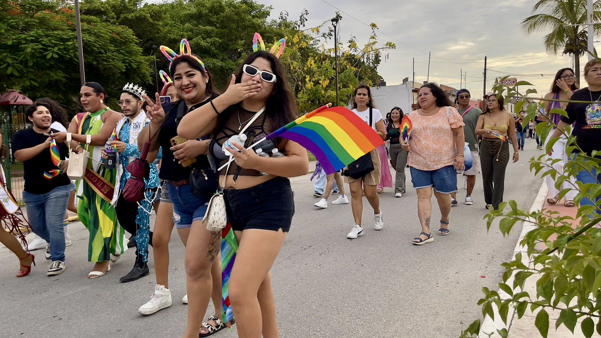 YaajMexico's tweet photo. ✊🏽🏳️‍🌈🏳️‍⚧️Reconocemos el trabajo de Diversidad Progreso A.C., Orgullo Progreso, #prideyucatan, las personas voluntarias, artistas y emprendedoras por hacer posible esta celebración colectiva de la diversidad. De manera especial, agradecemos a @CesarBriceC, Jefe del Departamento para la Inclusión de las Personas de la Diversidad, y a @Karelly_CB, Directora de la Dirección de Desarrollo Integral, de la @sejuveyyuc por marchar de la mano con nuestras comunidades y seguir impulsando acciones en favor de la inclusión y el respeto a la diversidad en Progreso.