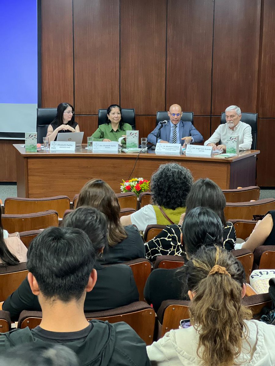 PUCE_Ecuador's tweet photo. 📚✨ Las historias también transforman realidades.

La comunidad PUCE acompañó la presentación de Como los pájaros, pero no tanto, de la Dra. Elizabeth Proaño Jaramillo, docente de PUCE TEC e integrante del Grupo de Investigación en Historia del Derecho. https://t.co/UjmGP50rWR