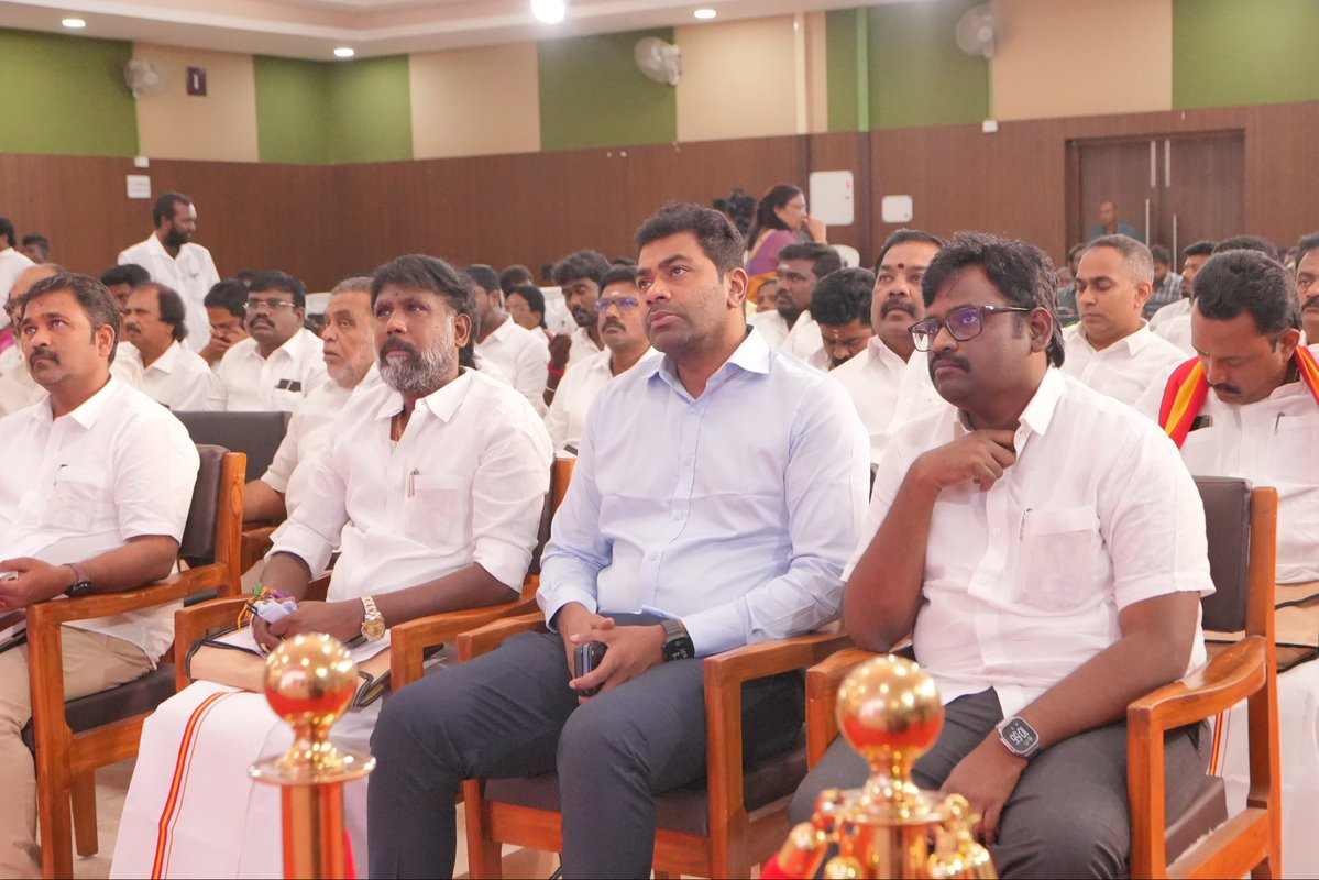 AadhavArjuna's tweet photo. '17-வது சட்டப் பேரவை சட்டமன்ற உறுப்பினர்களுக்கான இருநாள் பயிற்சி கூட்டம்' மாண்புமிகு பேரவைத் தலைவர் திரு. ஜே.சி.டி. பிரபாகர் அவர்கள் முன்னிலையில் சென்னை கலைவாணர் அரங்கத்தில் சிறப்பாக நடைபெற்று இரண்டாம் நாளான இன்று நிறைவு பெற்றது. https://t.co/ClsJslmwjk