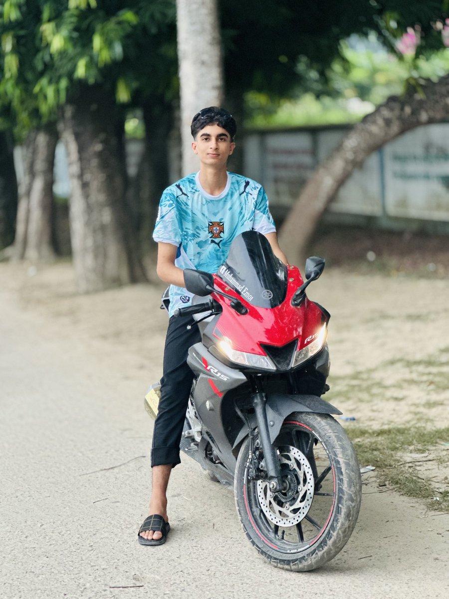 eclips_7x's tweet photo. - *দিন যত যাচ্ছে জীবন ততো কঠিন হচ্ছে, হারিয়ে যাচ্ছে জীবনের সুন্দর মুহূর্ত গুলো:)🖤🕊️* https://t.co/WlskLRmyDG