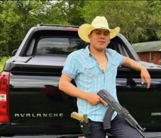 Bodittle's tweet photo. This is Lester Ramos Perez.
He is a Guatemalan national who is ILLEGALLY in the United States. 
DHS and ICE took care of him and he was sentenced to 78 months in prison for federal firearms charges. 

This is why we must protect our borders! We must stop these thugs. https://t.co/9xaN4W1zWc